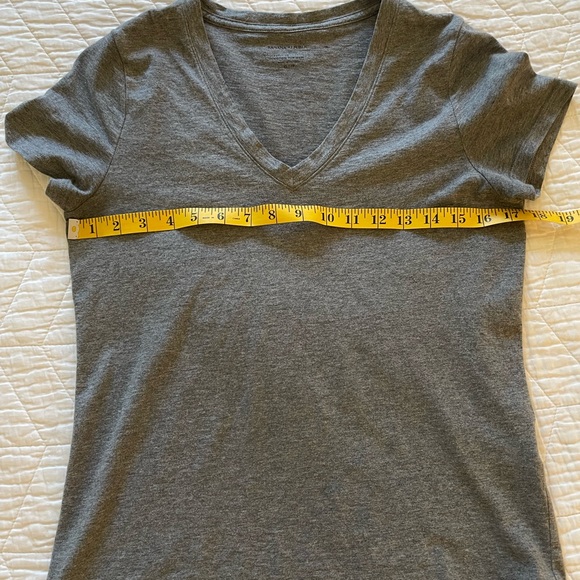 (SOLD) Banana Republic Supima Cotton V-Neck T-Shirt - Picture 11 of 11